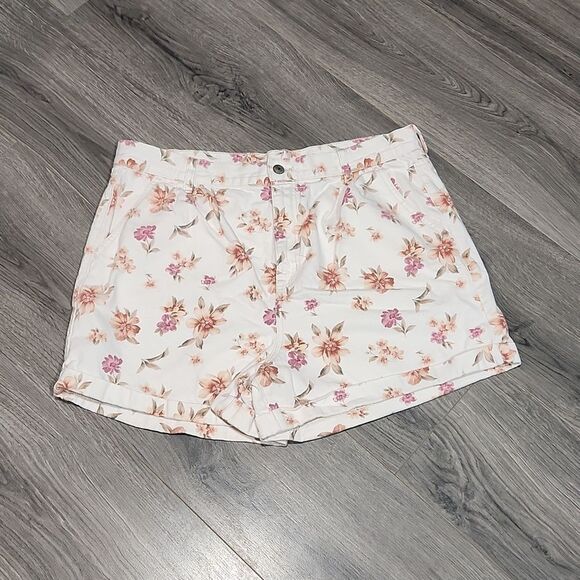 EUC American Eagle Pleated Mom Floral Jean Shorts - Picture 2 of 8